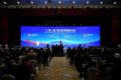 外媒高度关注中国两会